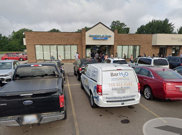 Bennigans - Clinton Twp - 37015 S Gratiot Ave (newer photo)